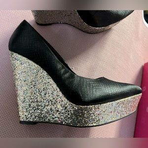 ShoeDazzle Iman Glitter Wedge size 9